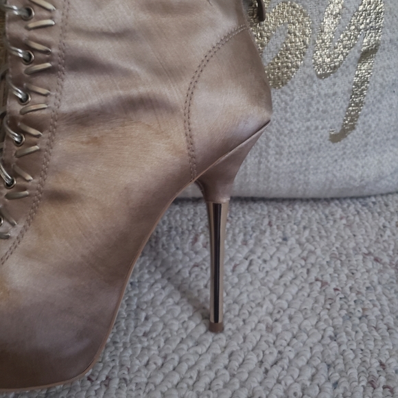 BeBe Kayla - Picture 2 of 3